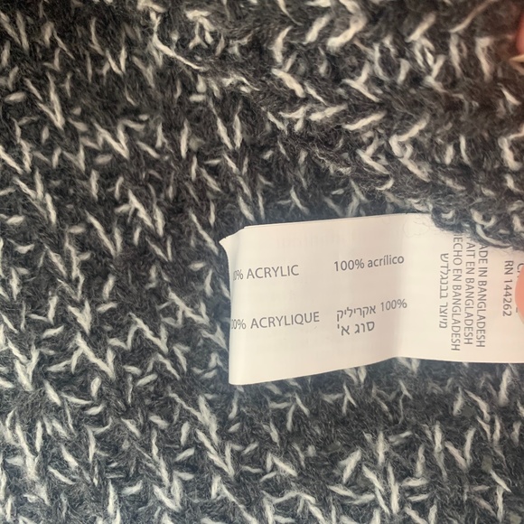 Devoted | Sleeveless Long Turtleneck Sweater - Picture 5 of 5